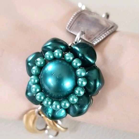 Hand Crafted Repurposed Vintage Assemblage Charm Bracelet NWT - Picture 15 of 16